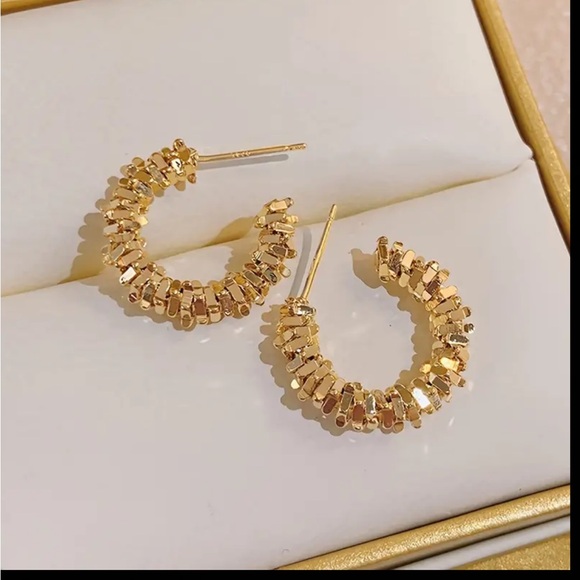 C-Shaped Hoop Earrings - Picture 3 of 6
